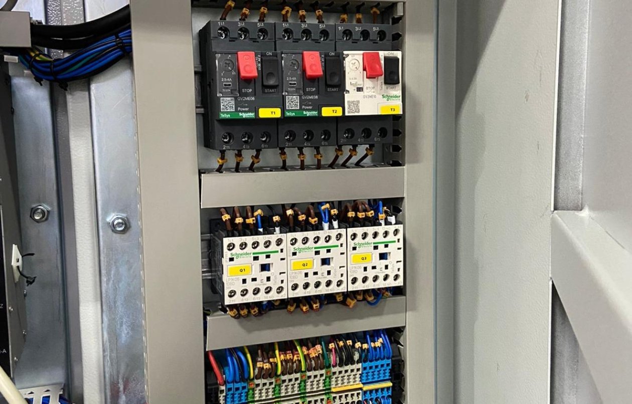 İZMAK - THERMOFORM MAKİNASI PANO VE OTOMASYON UYGULAMASI